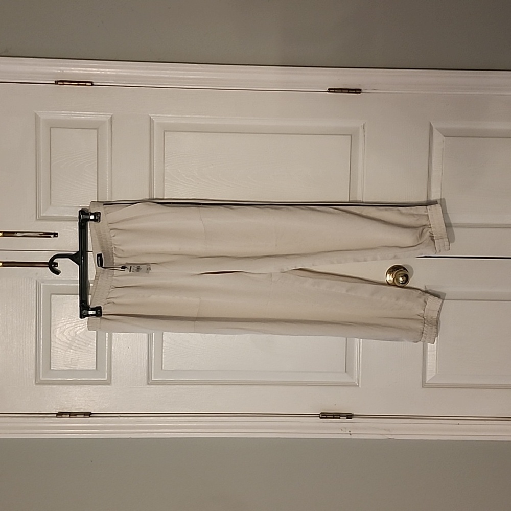 Express Woman's dressy joggers Ivory with silver side stripe, Medium NWT
